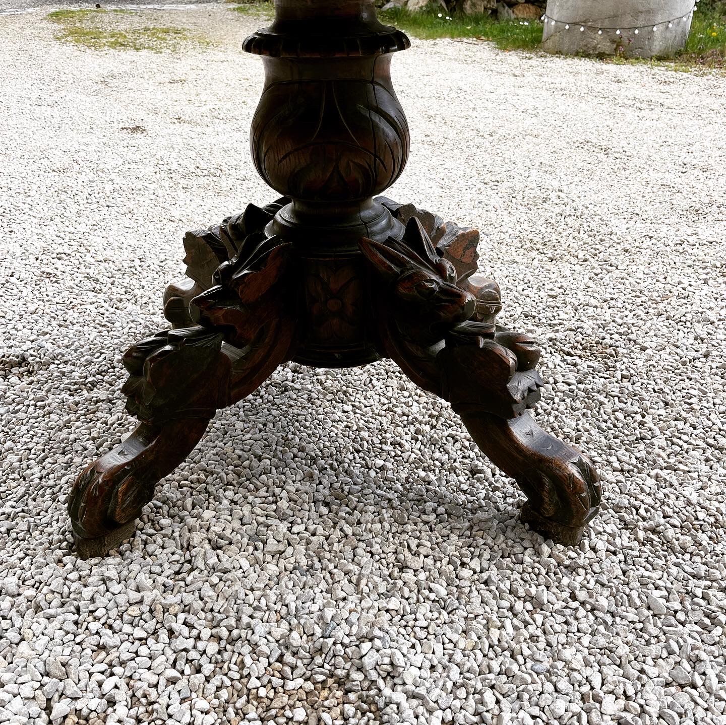 Dining table with 1930/40 system