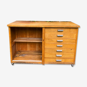 Workshop furniture with vintage drawers