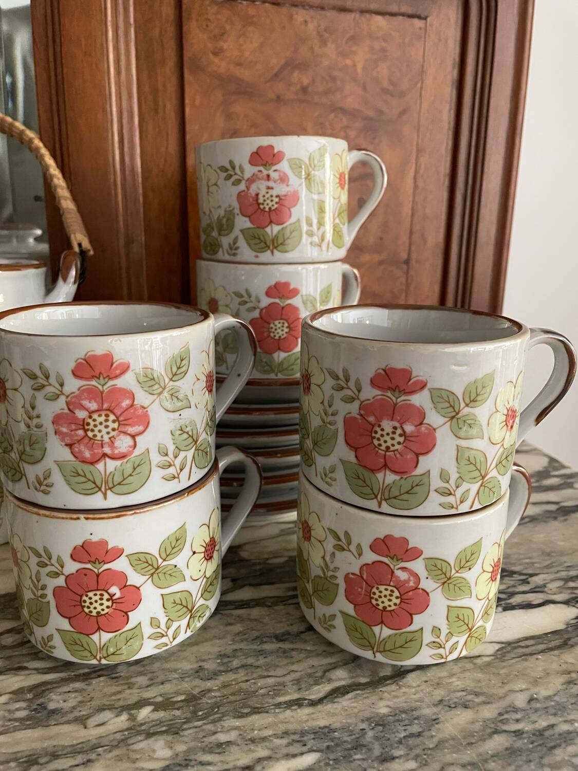 Service à thé vintage en grès à décor floral