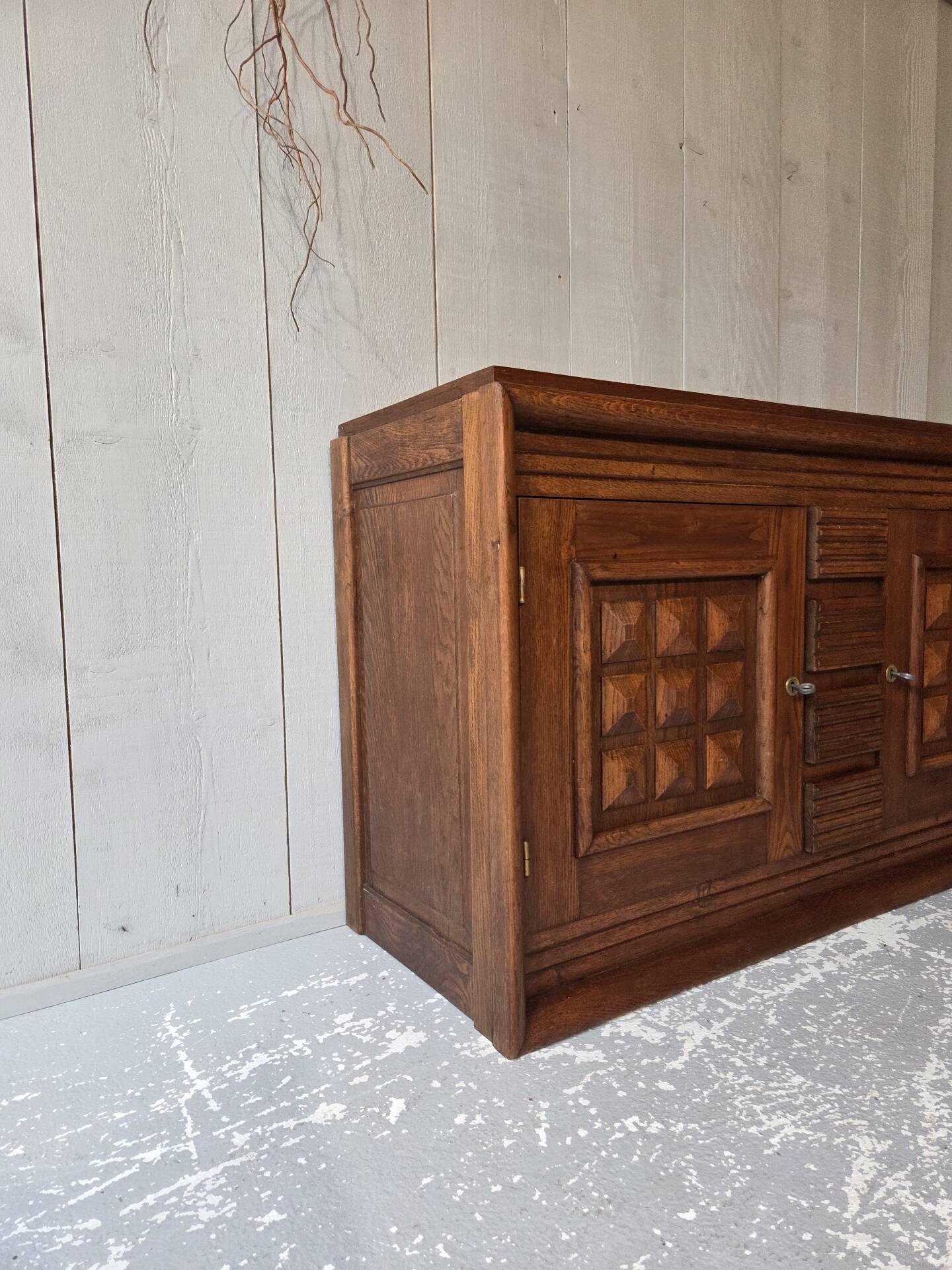 Buffet brutaliste
