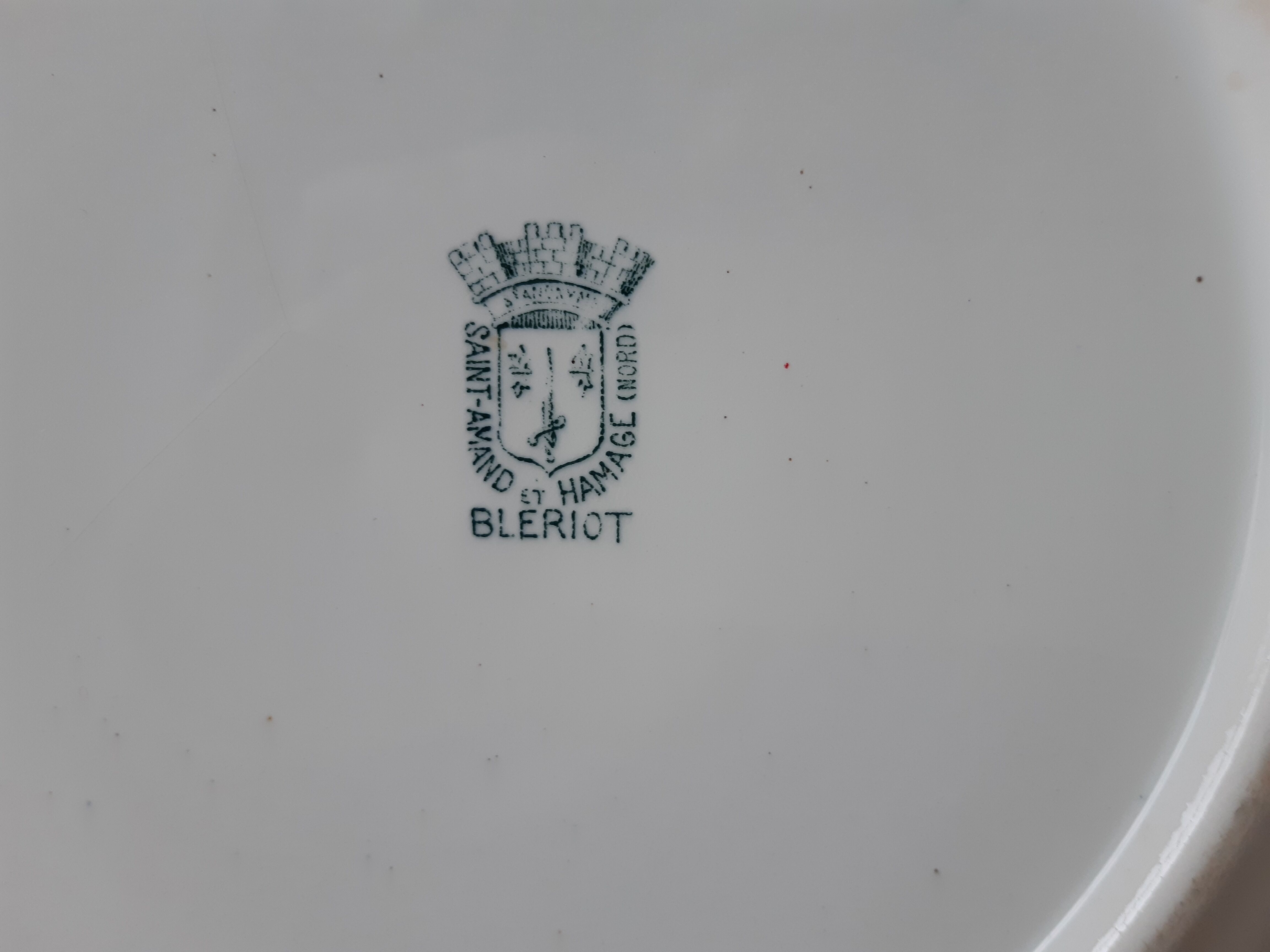 Salad bowl St Amand model Beriot late nineteenth