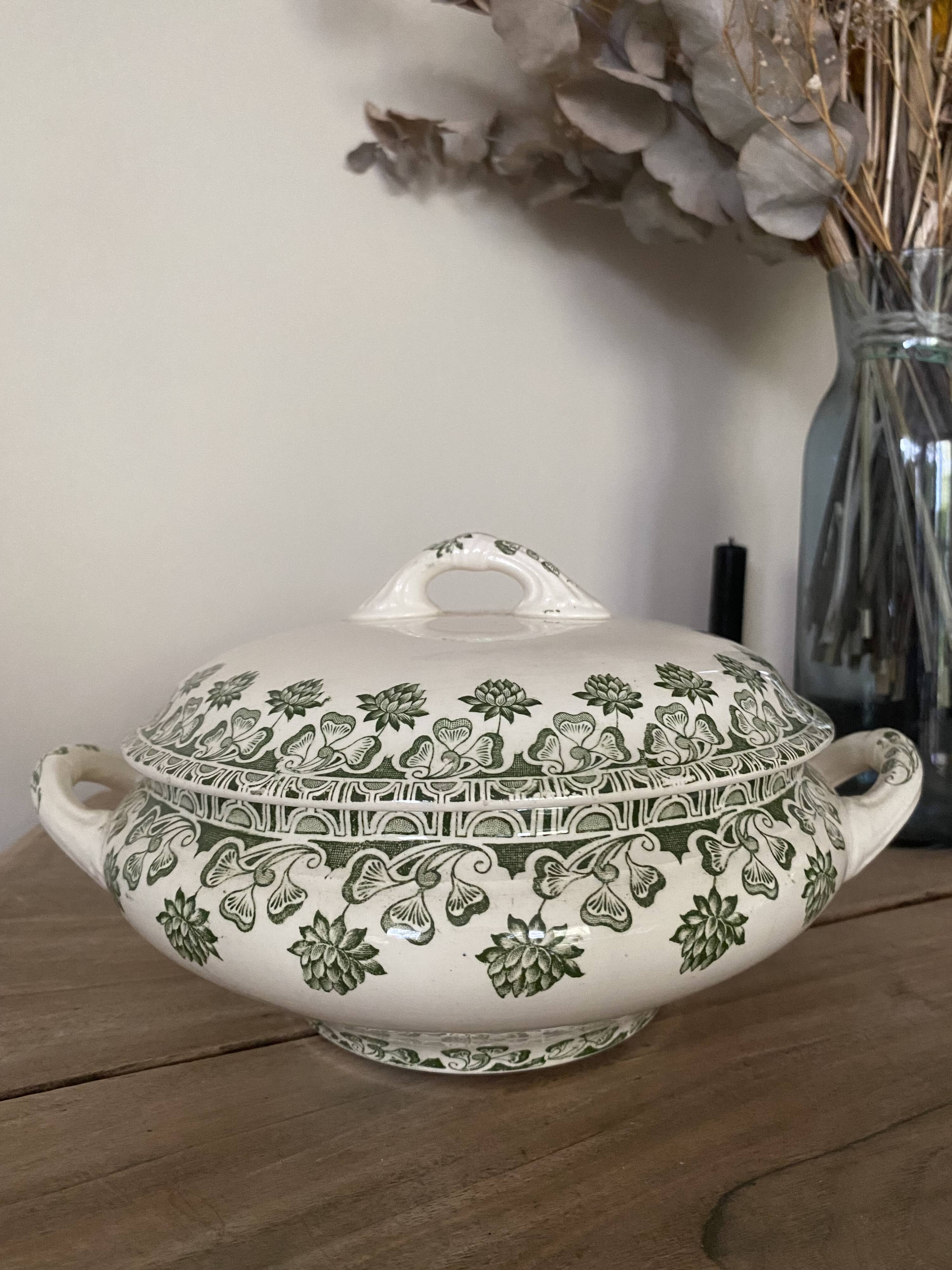 Badonvillier iron clay vegetable dish with clover decoration