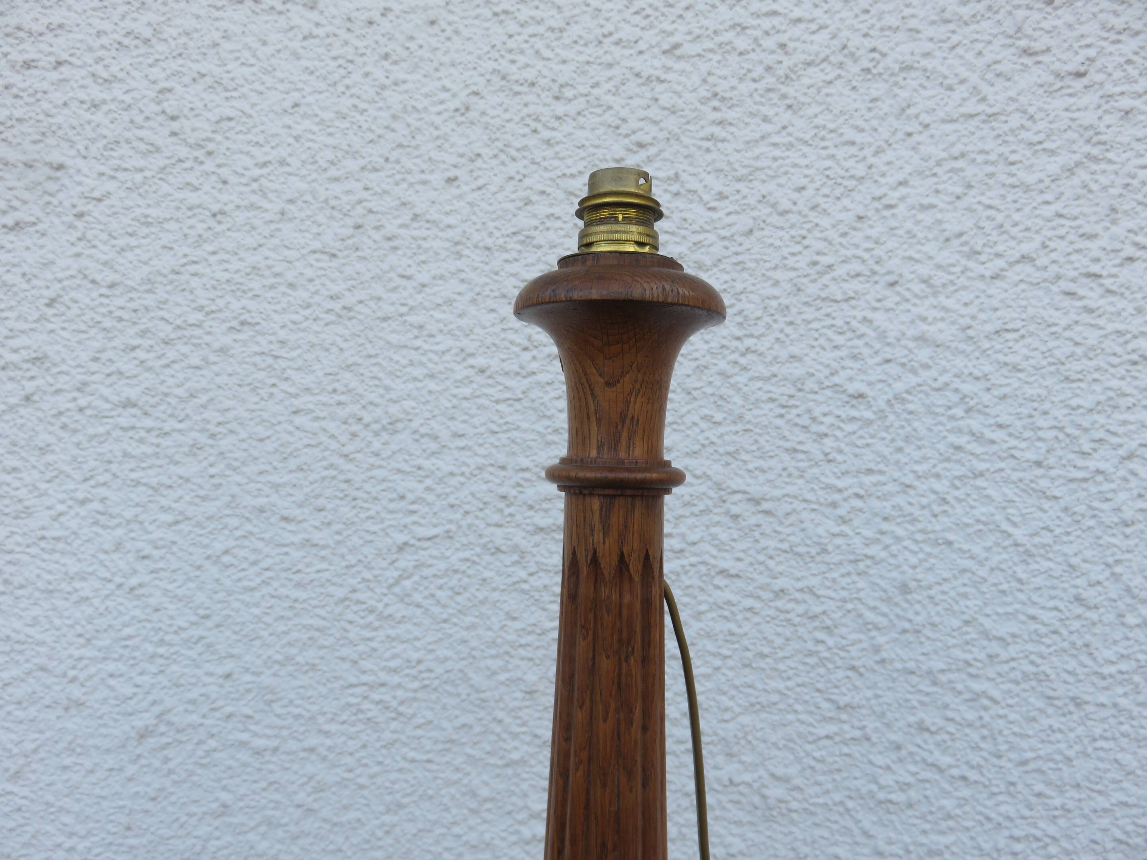 Art Deco tapered floor lamp in solid oak from the 1930s-1940s.