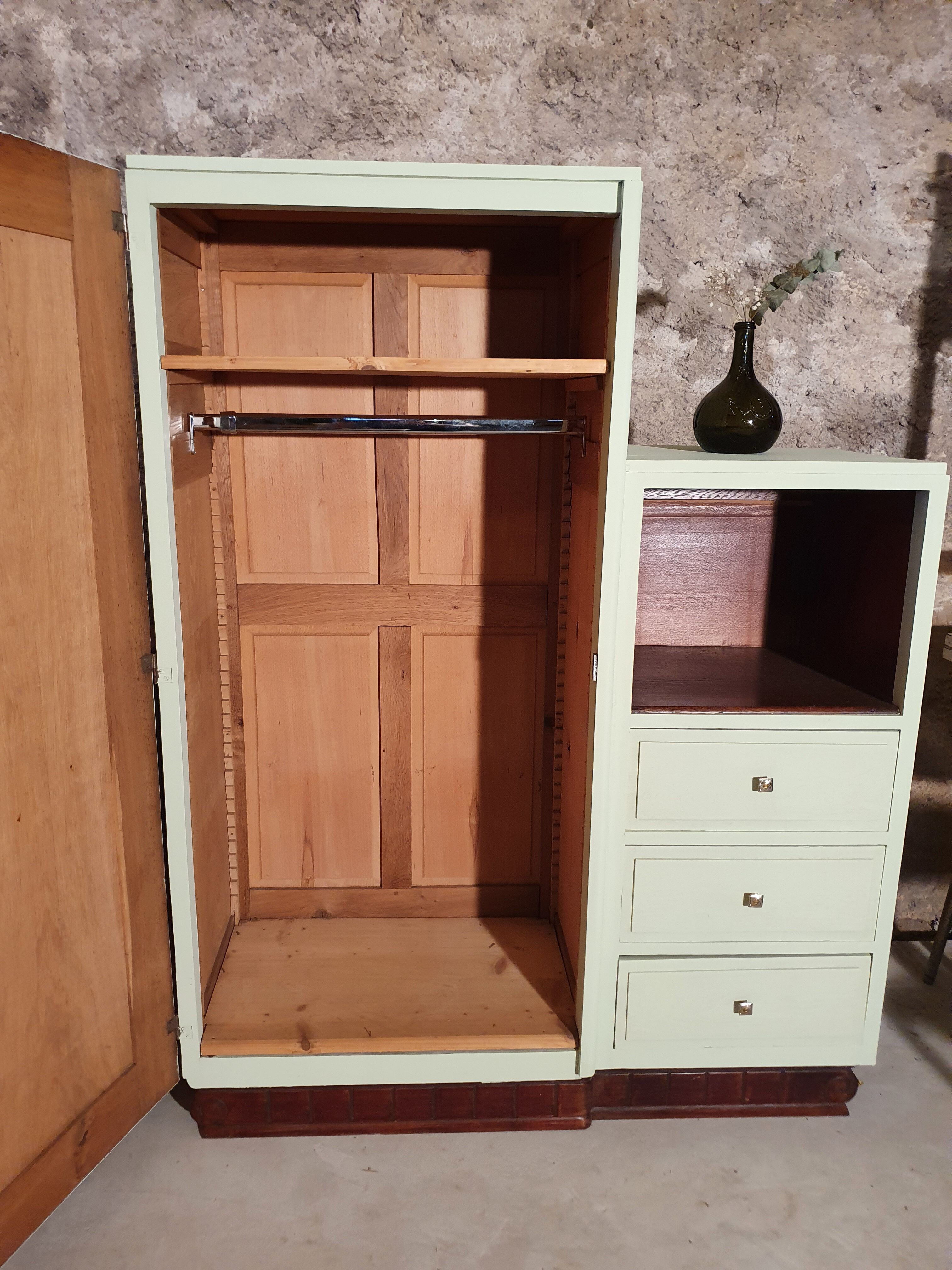 Armoire asymétrique