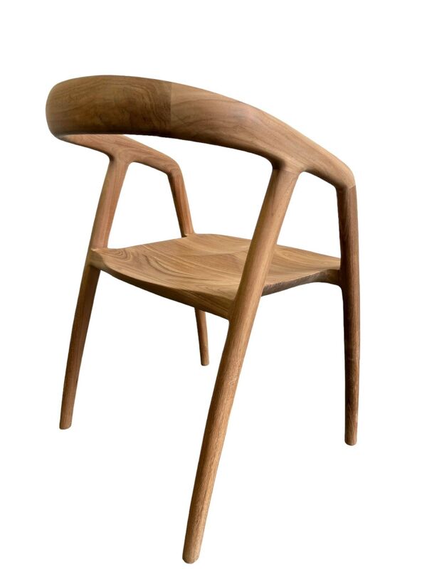 Chaise en bois massif avec accoudoir