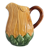 Slip pitcher