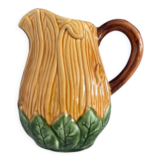 Slip pitcher