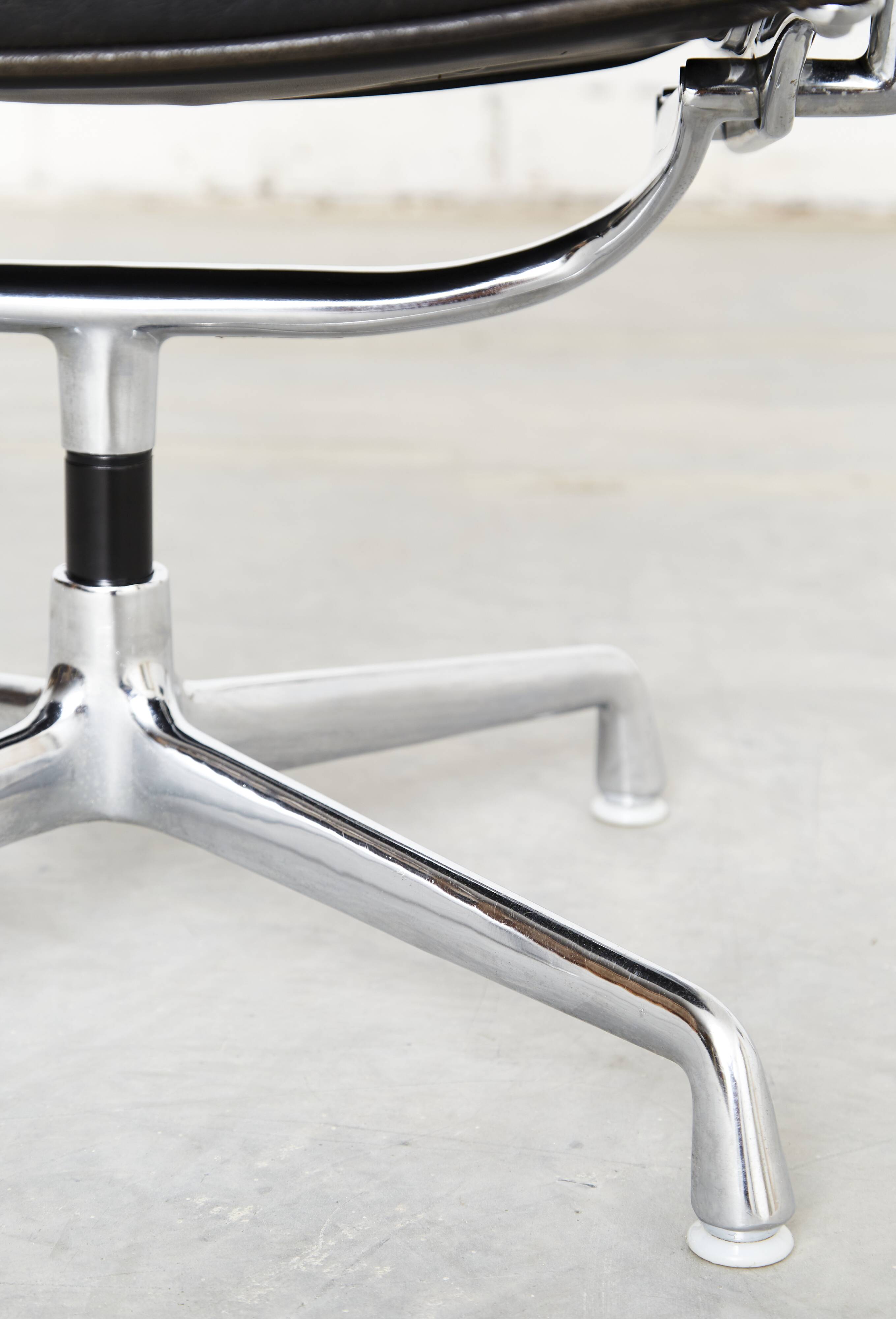 Chaise de bureau intermédiaire ES102 de Ray & Charles Eames pour Herman Miller