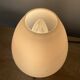 Lampe tripode en opaline et métal