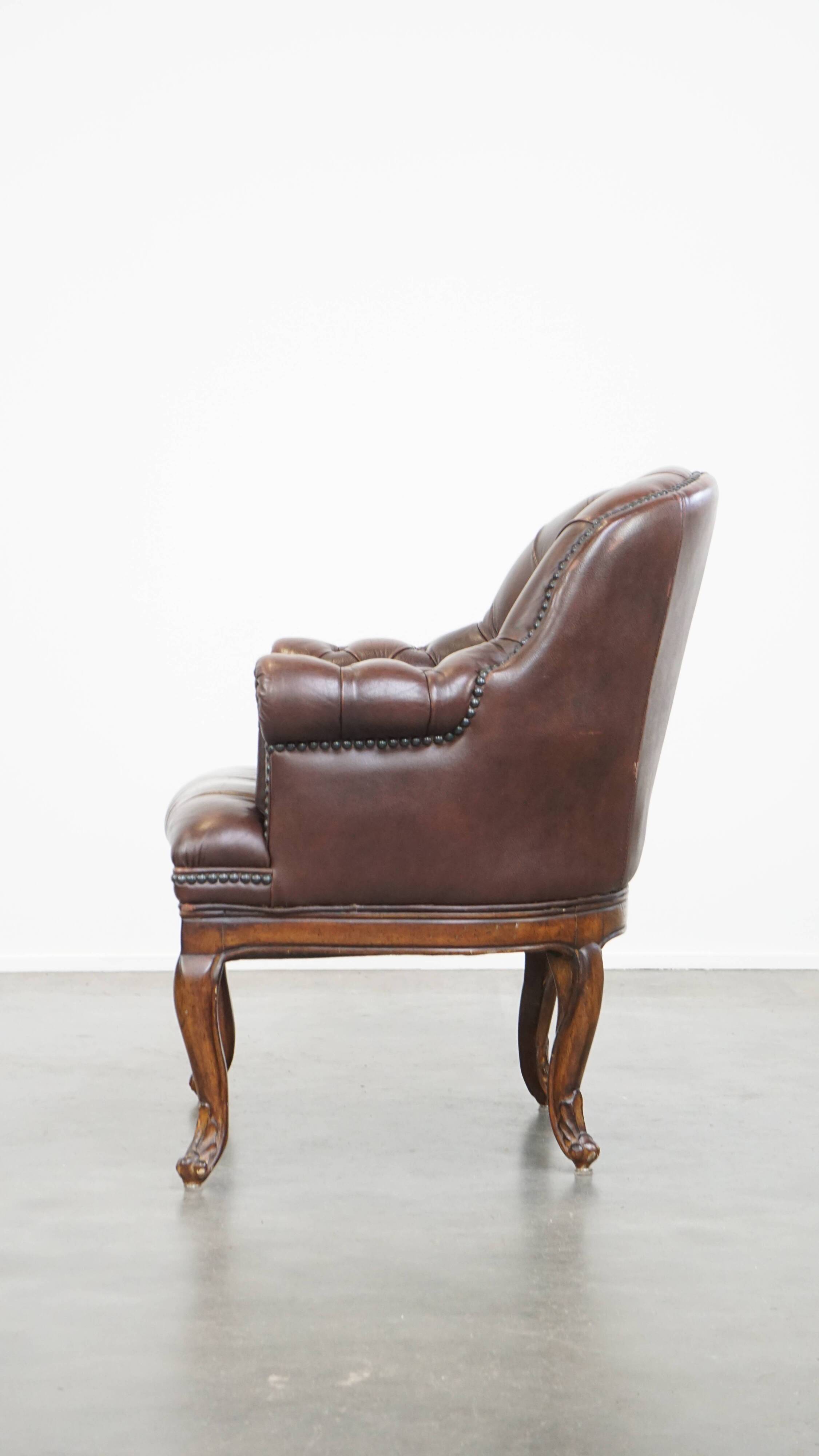 Fauteuil chesterfield anglais classique en cuir de vachette