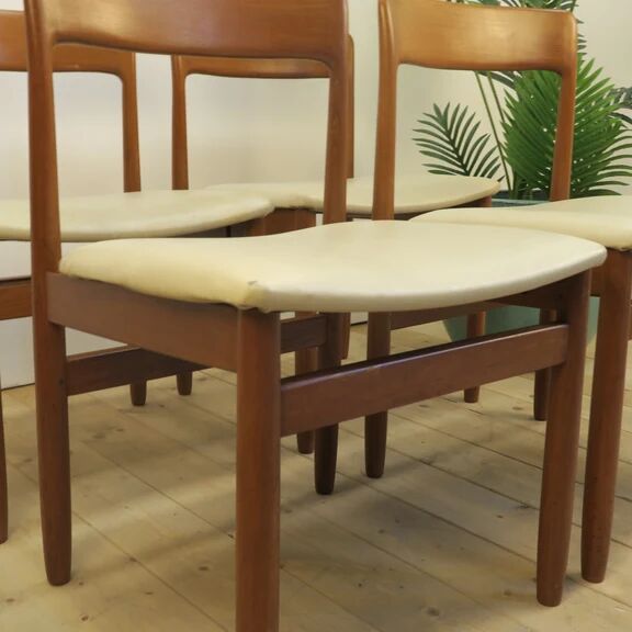 Set of 8 mid-century teak chairs, Denmark 1960.