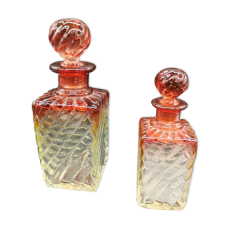 Lot de 2 flacons en cristal baccarat bambou torse rose et blanc