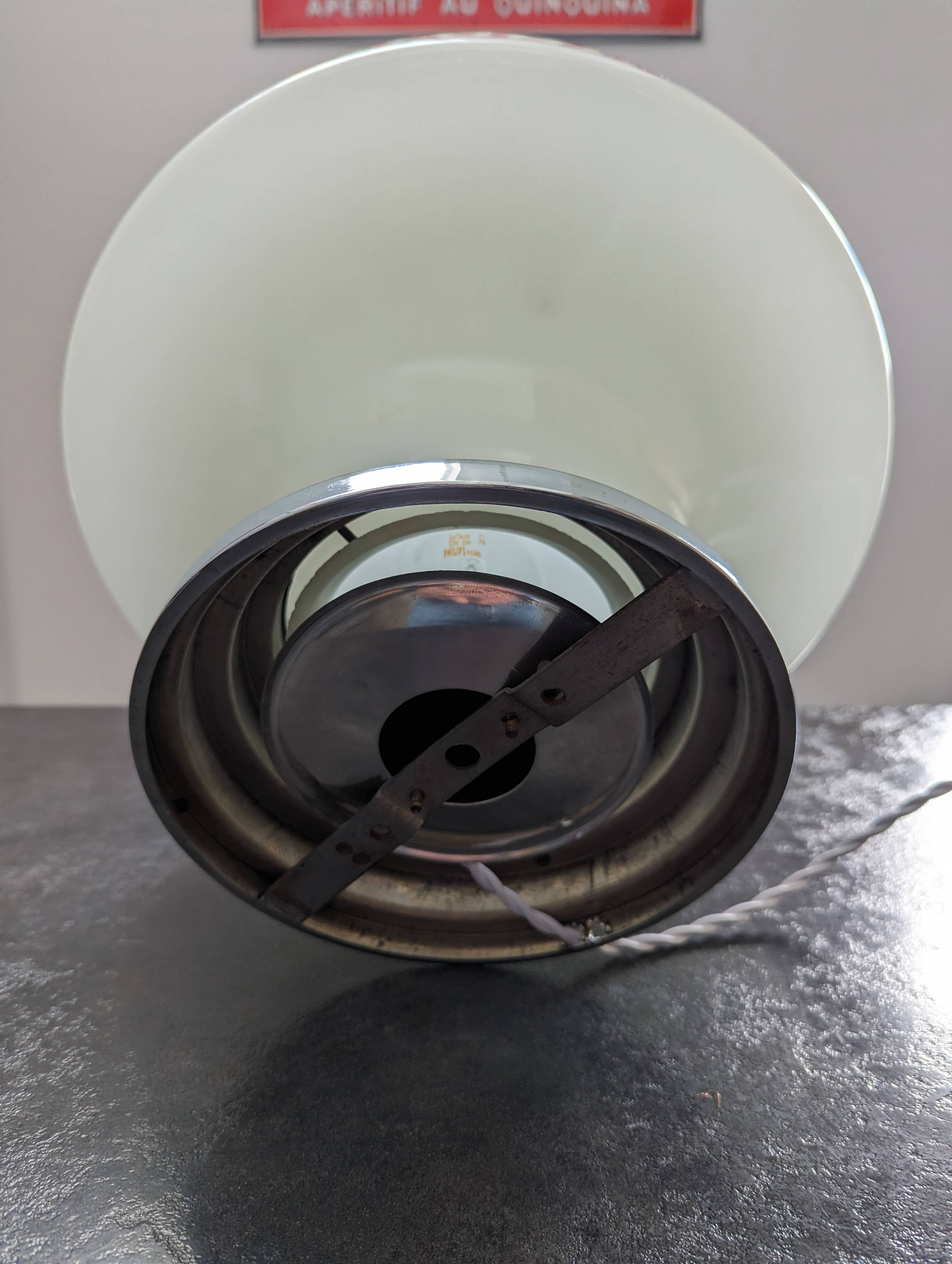 Ancien grand plafonnier skyscraper lampe à poser opaline Bahaus Art déco 1930 Ø 31 cm