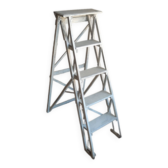 Old stepladder