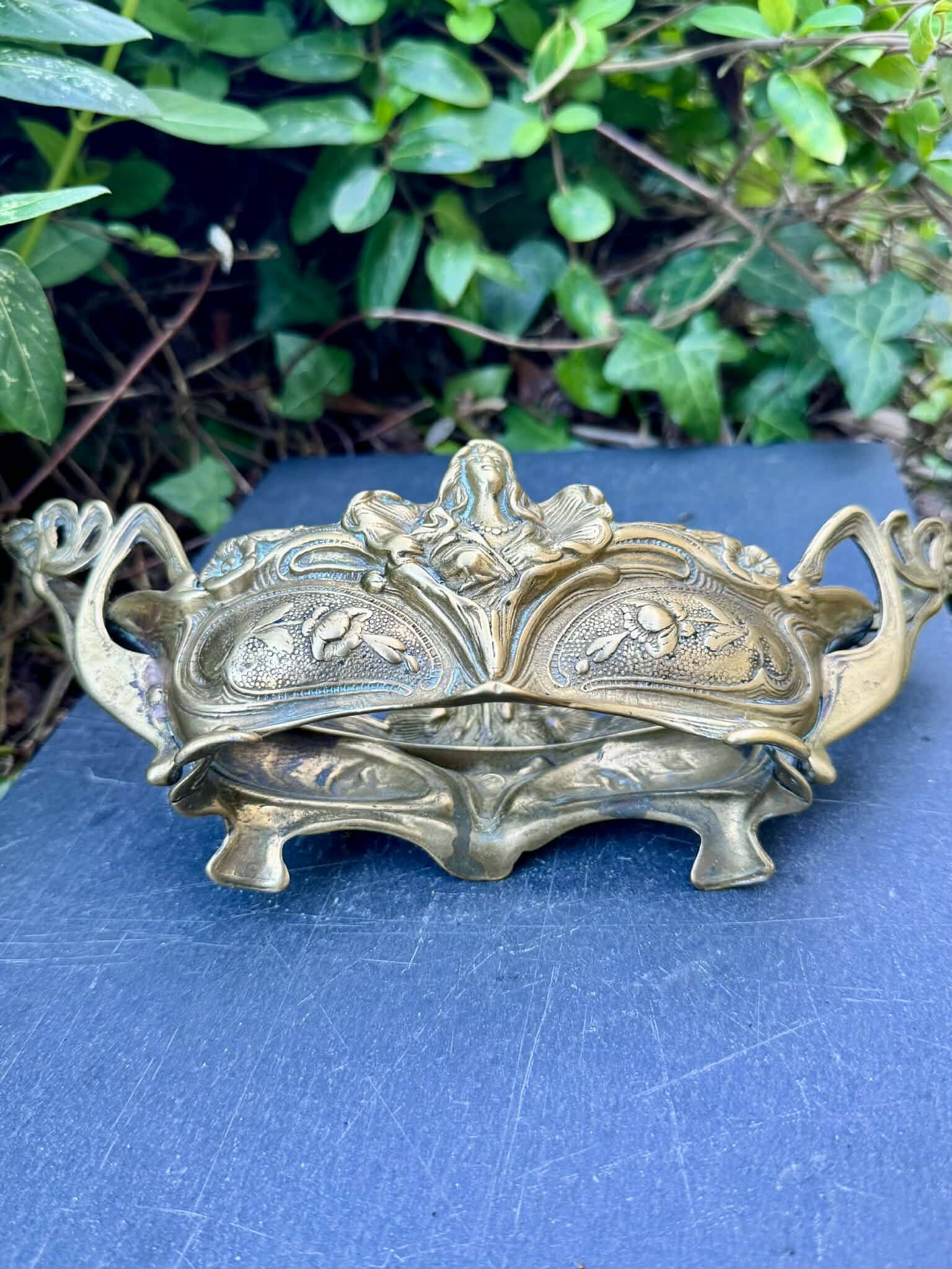 Brass jardinière from the Art Nouveau period.