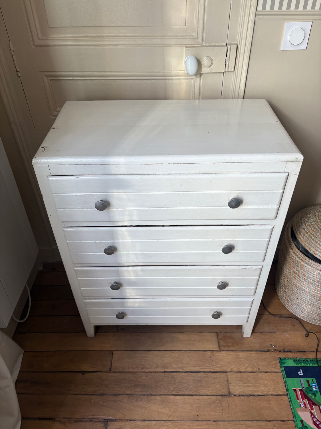 Chest of drawers