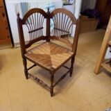 Ancienne Chaise d'angles en bois et assise paillée