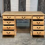 Flat oak desk