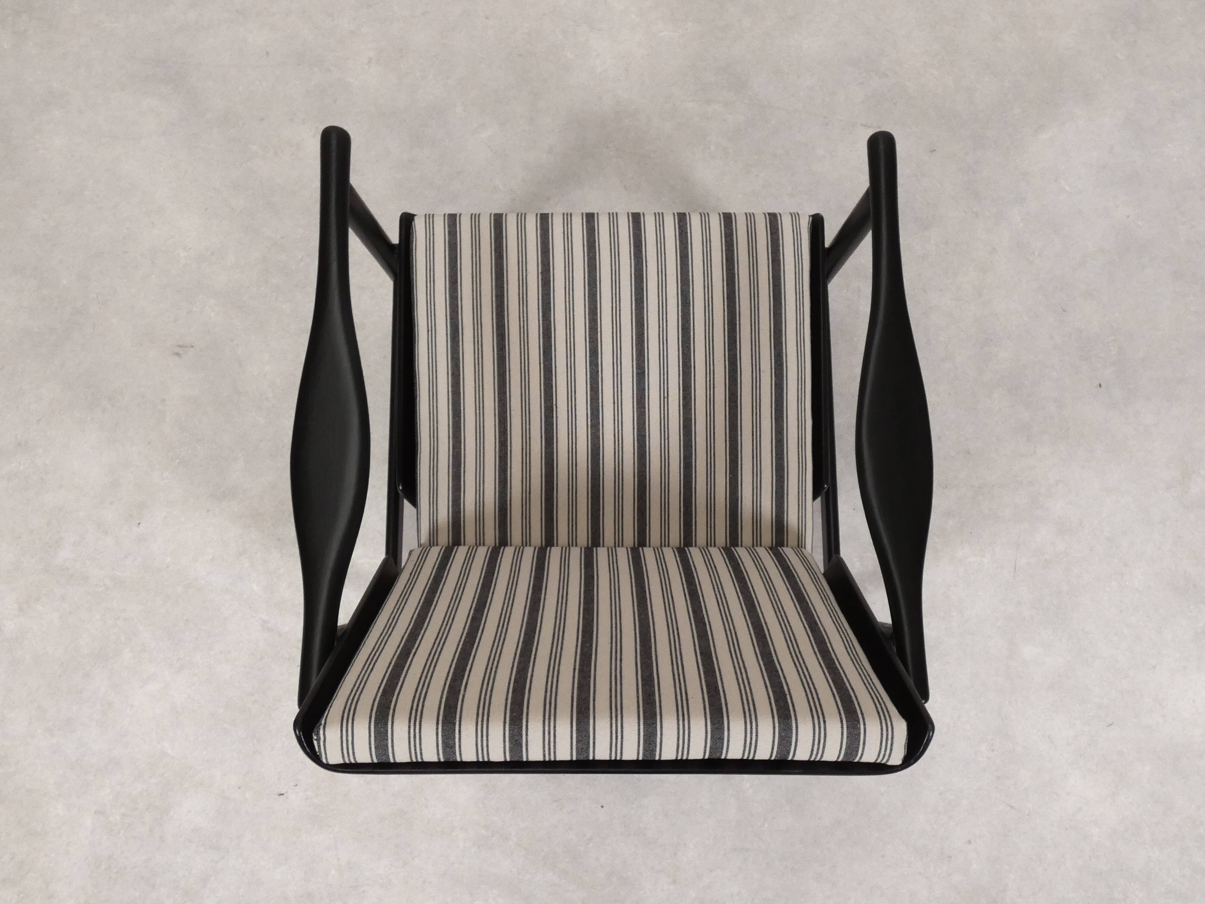 Wooden Scandianvian arm chair