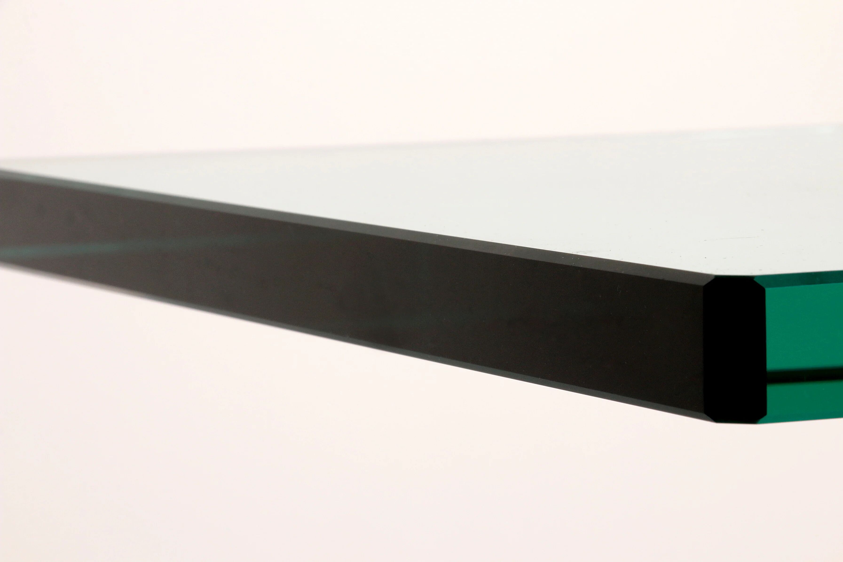 Table d'appoint Modèle T30 par Peter Ghyczy - design des années 1970