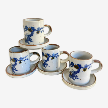 4 stoneware coffee cups