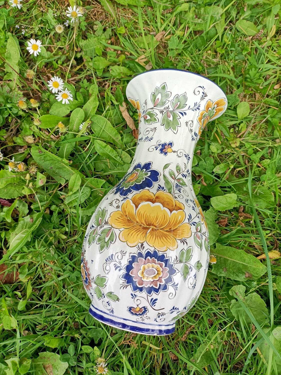 Retro ceramic vase