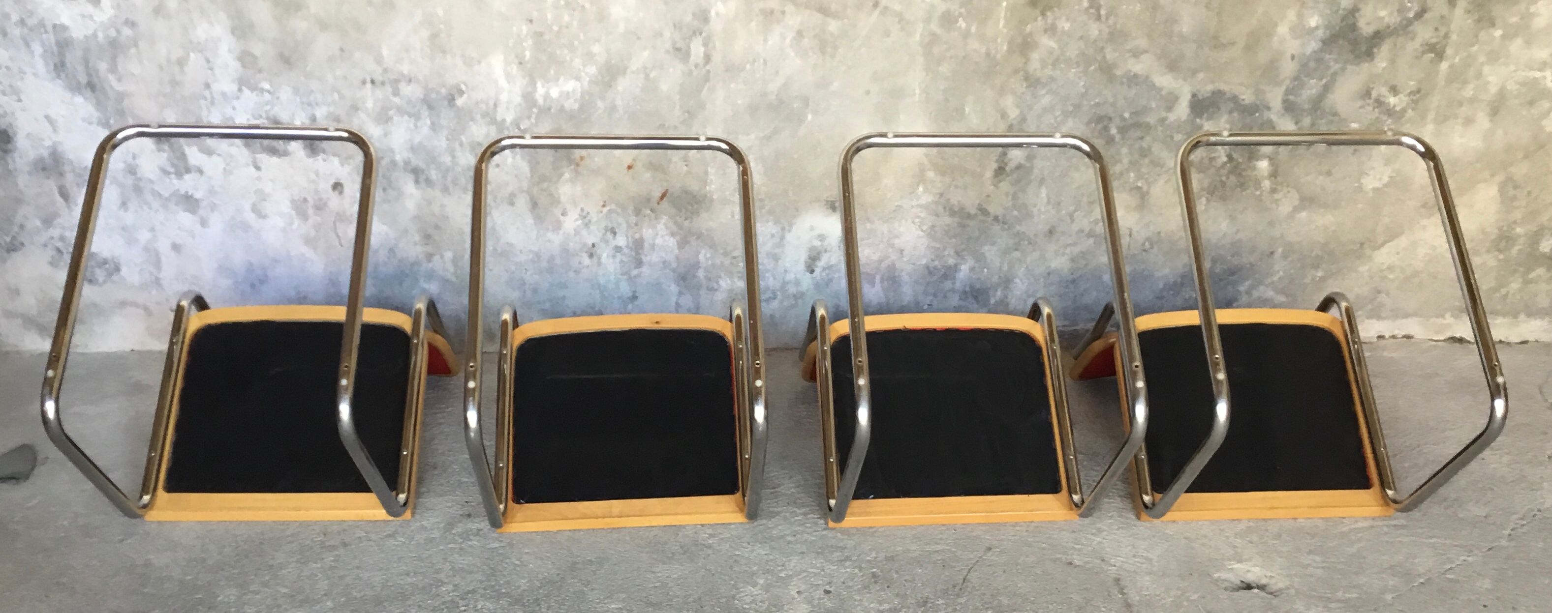 Ensemble de 4 chaises cesca bois et rouge, modèle B32 par Marcel Breuer
