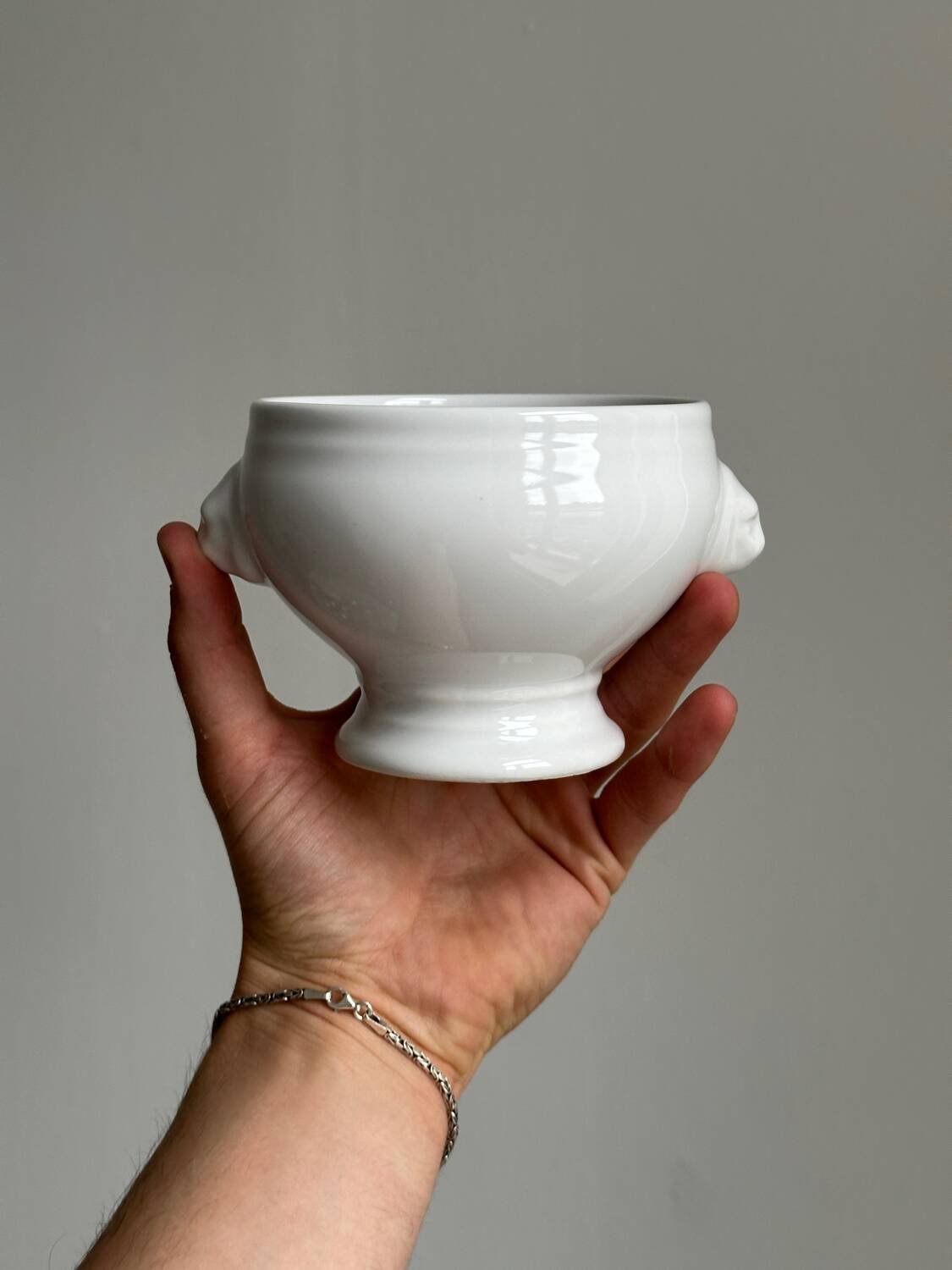 4 white porcelain bowls
