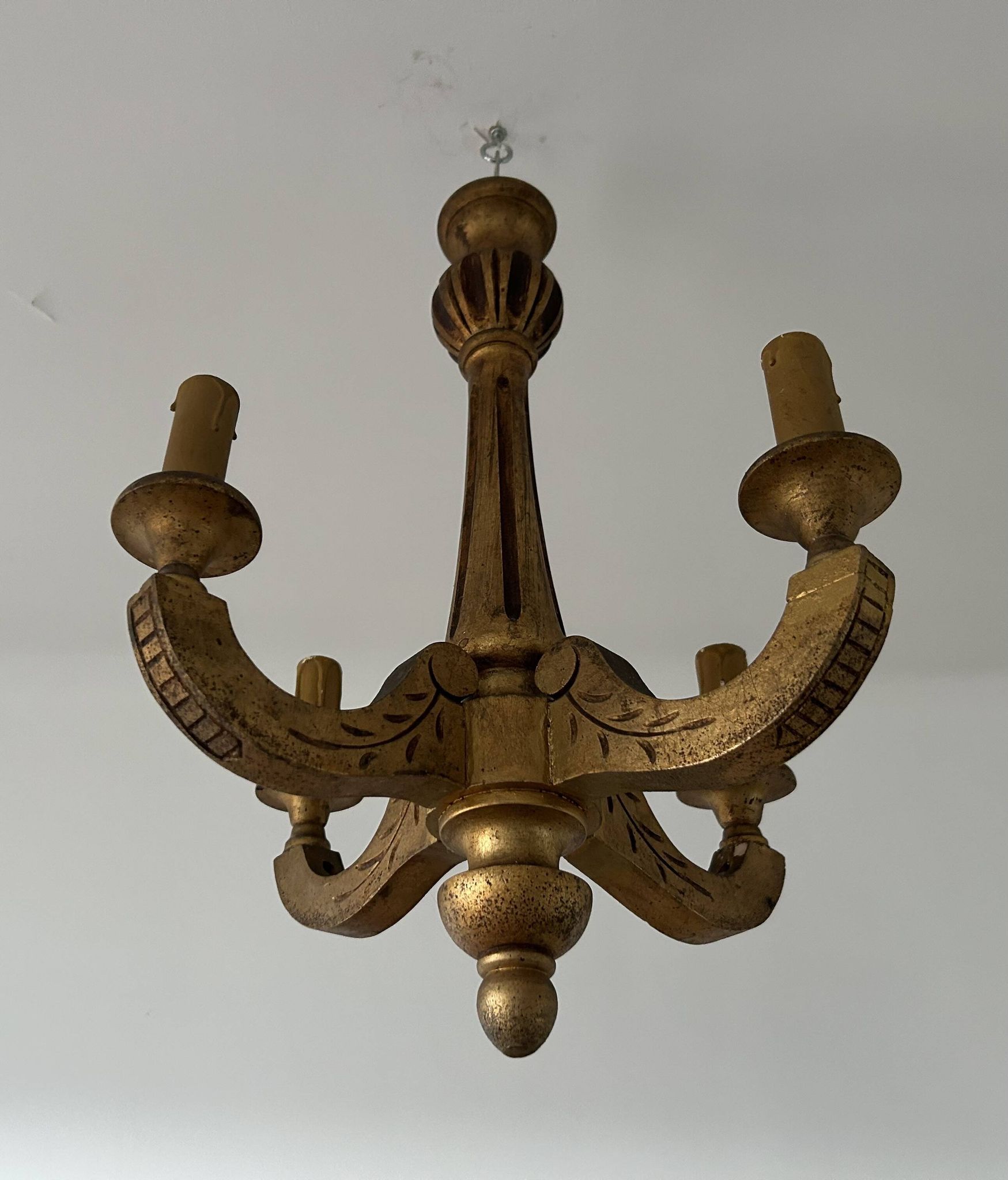 Lustre en bois doré ancien