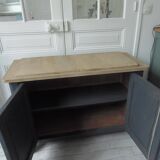Small low Parisian sideboard re-enchanted in slate gray, medium oak waxed top.