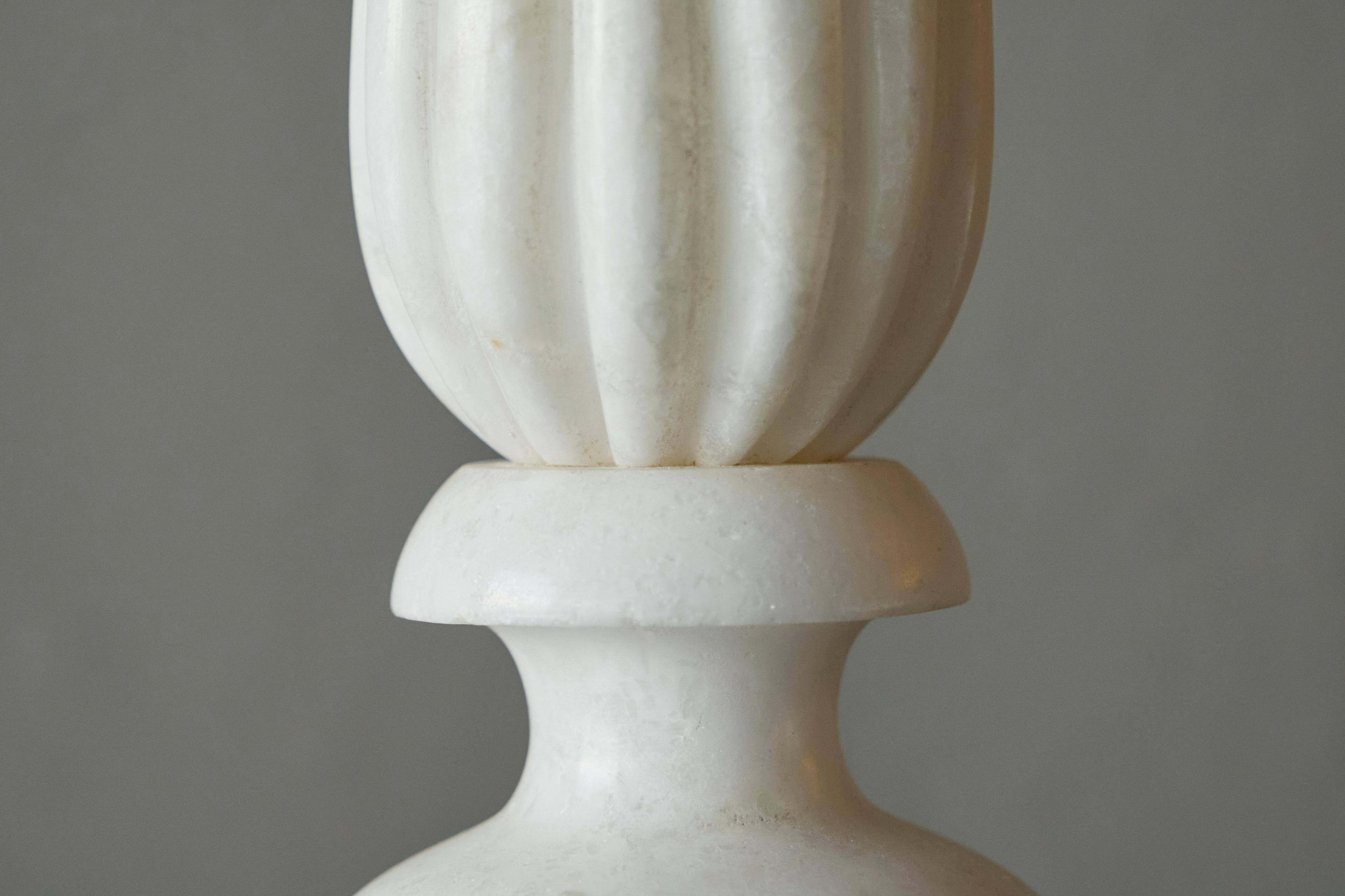 Table lamp in carved alabaster, Italy 1950s