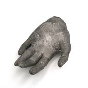 Cast iron silver-coloured catchall in the shape of a hand, 1970s sculpture.