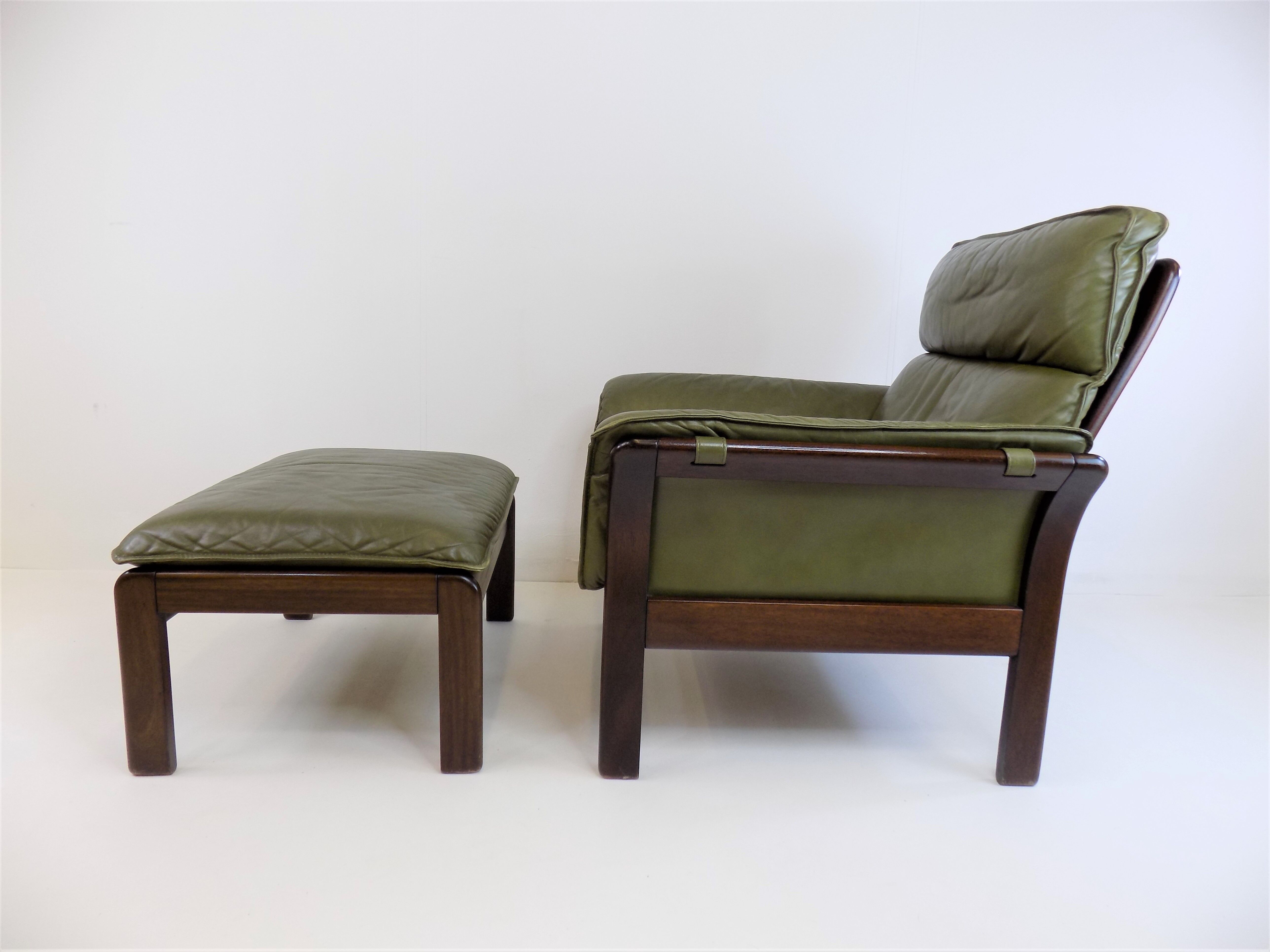 Dreipunkt International Scala leather lounge chair with ottoman