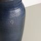 Vase bleu en céramique signé
