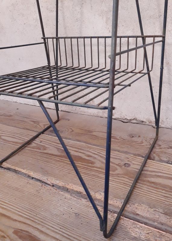 Display metal store shelves