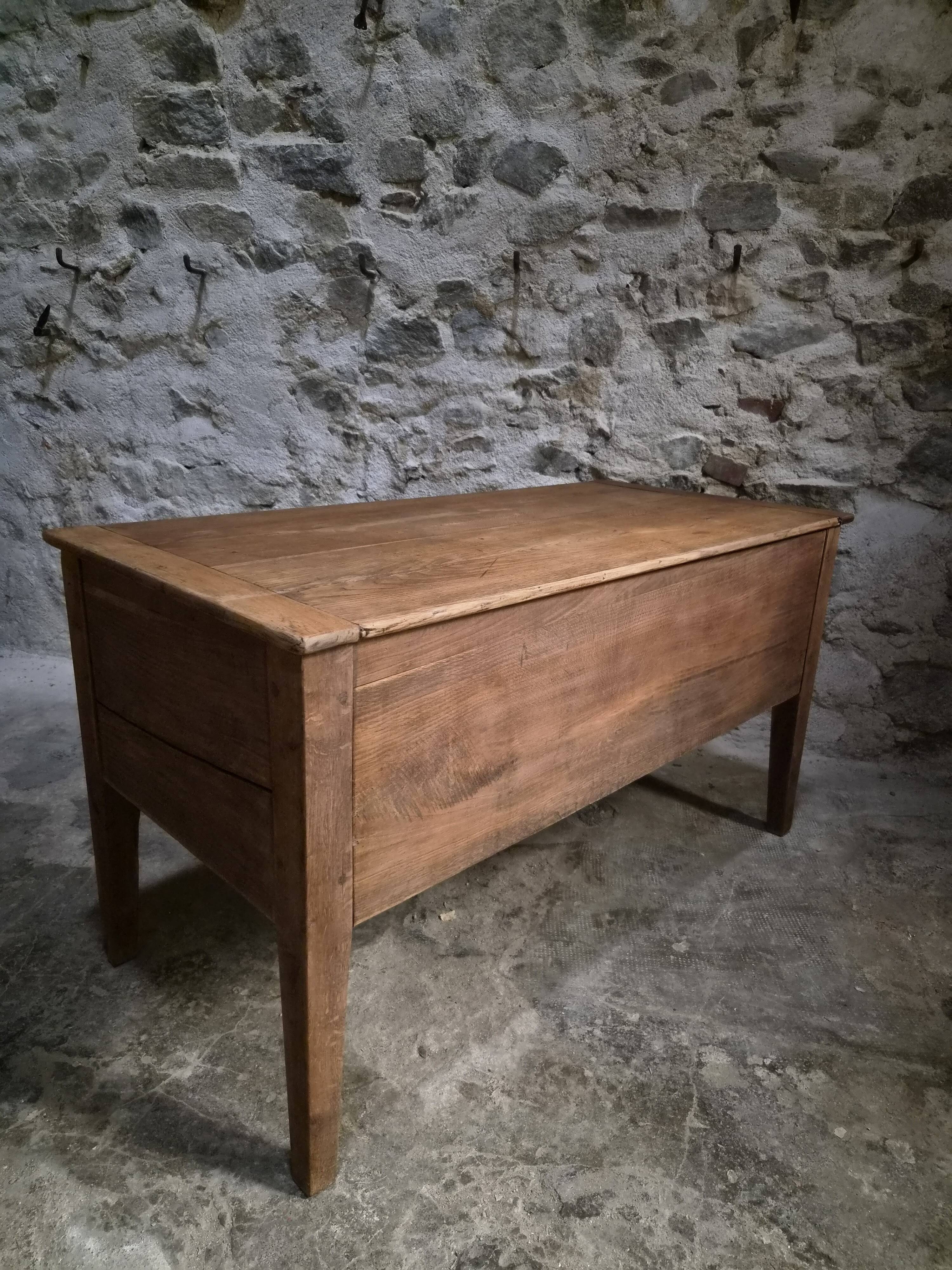 Antique French flour chest in oak – 19th-century farmhouse side table