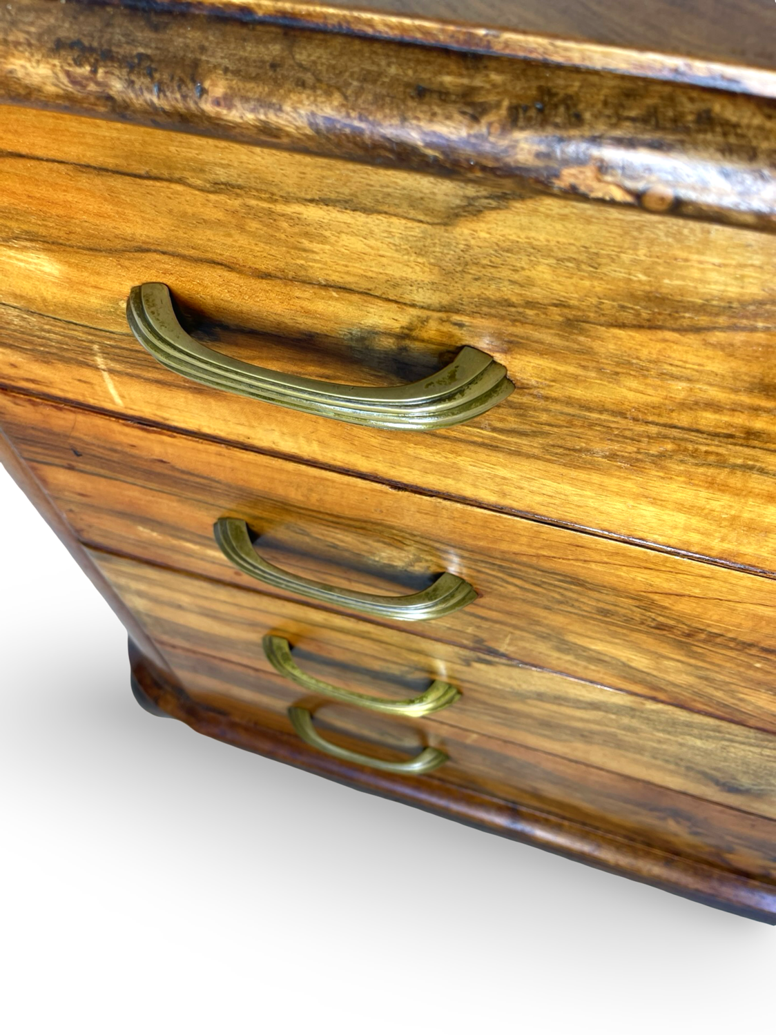 Italian art deco burl walnut chest of drawers, 1930s/1940s