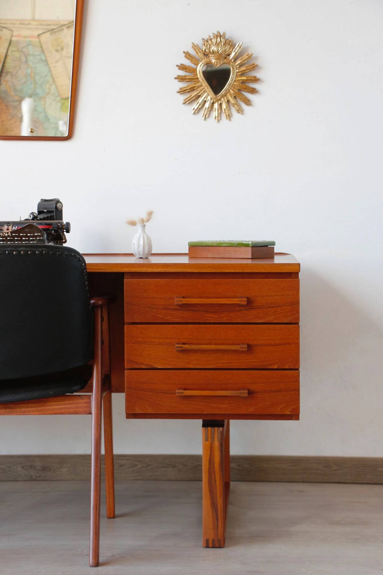 Bureau freestanding teck scandinave années 60 | Dyrlund