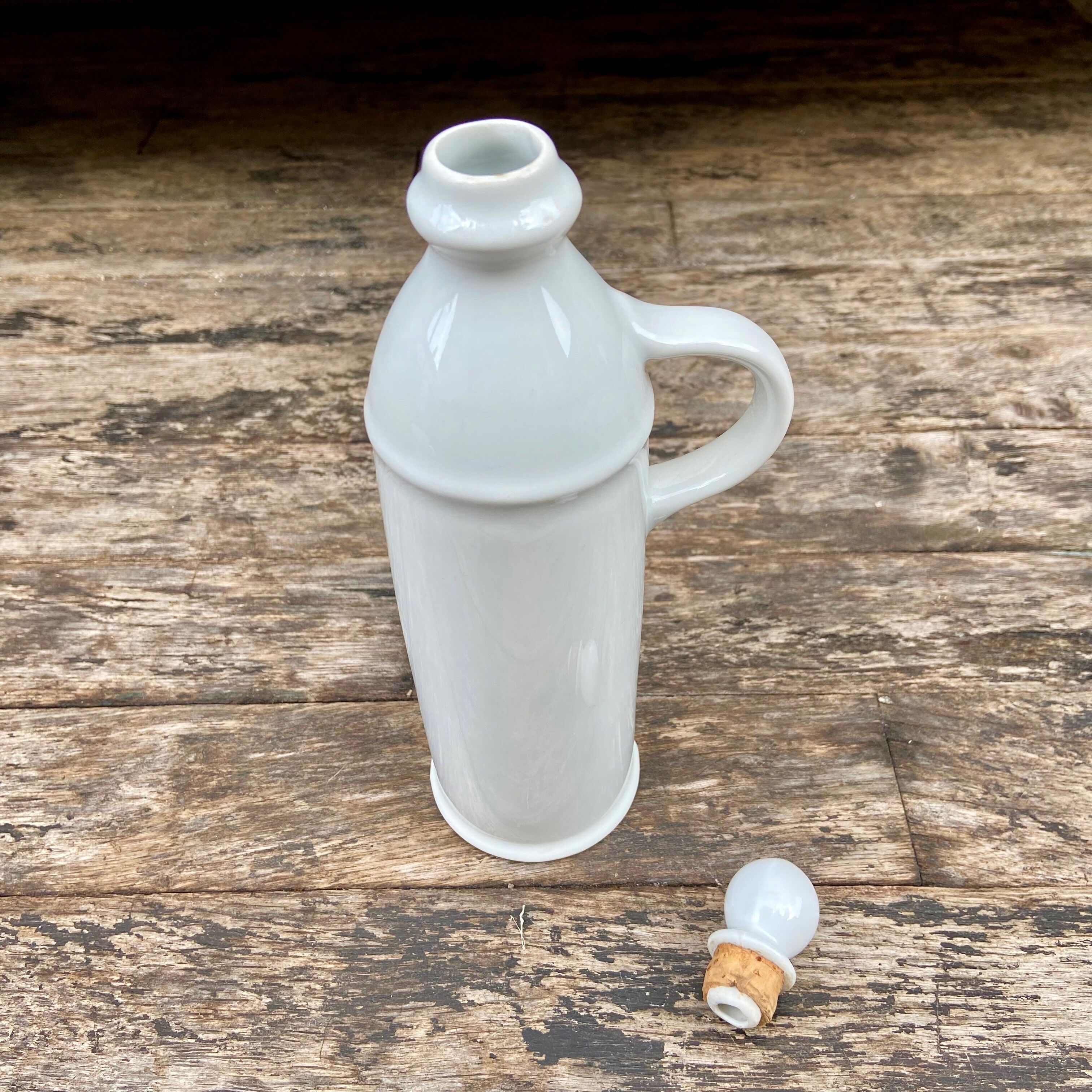 Bouteille en porcelaine