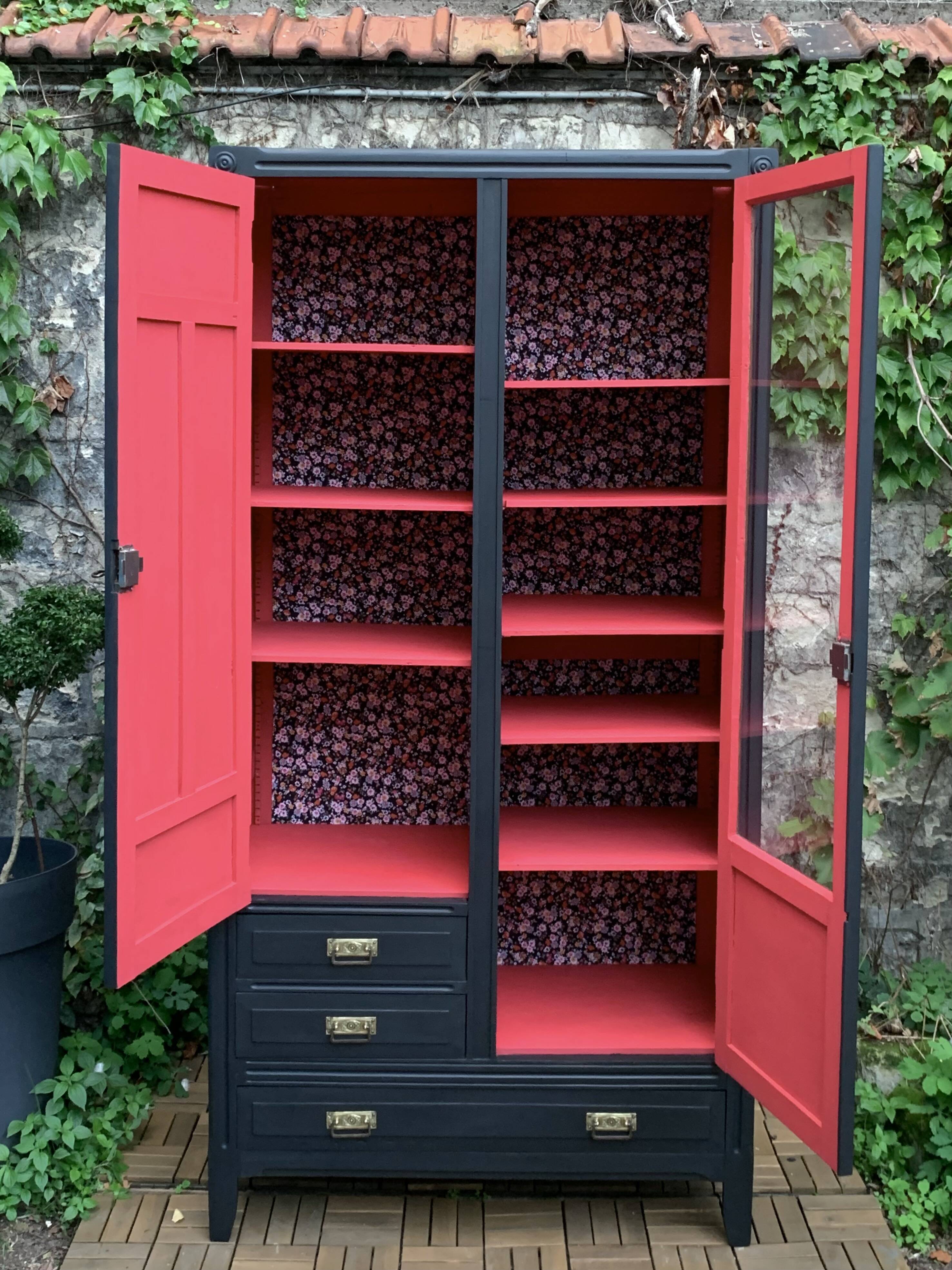 Parisian glazed hotel wardrobe 1930