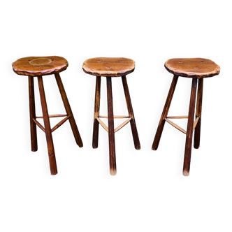 Ensemble de trois tabourets tripodes brutalistes