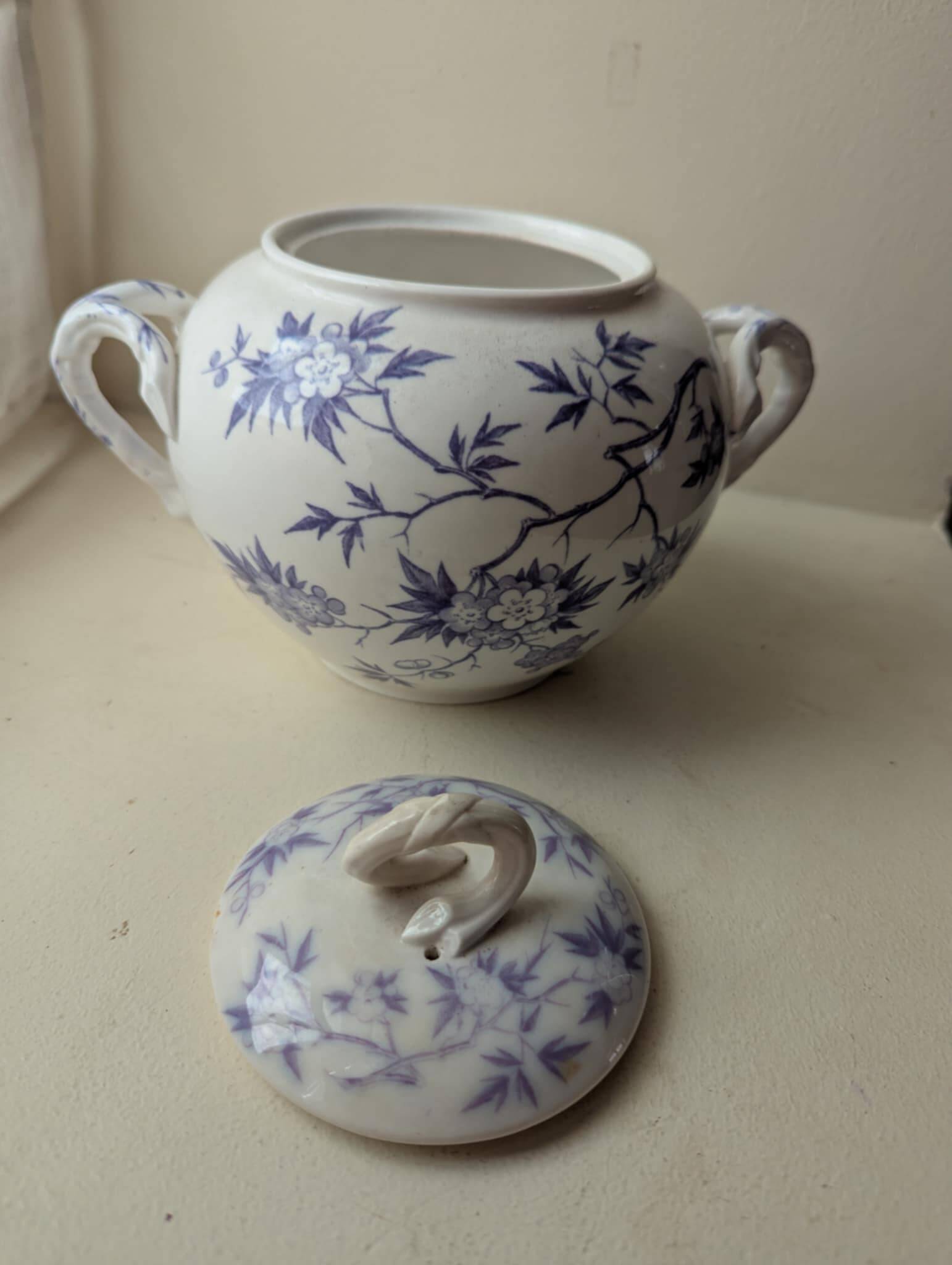 Sargemines porcelain sugar bowl