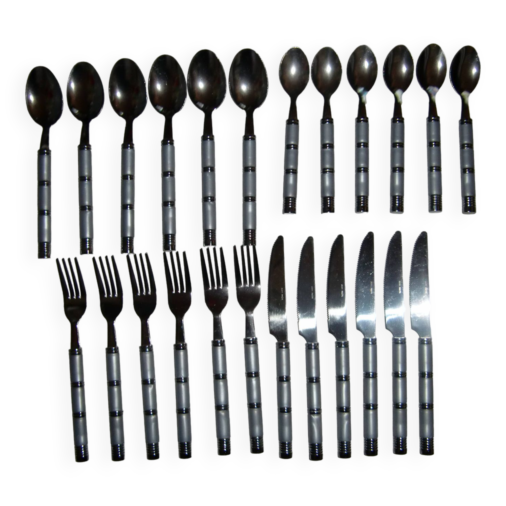 24-piece stainless steel cutlery set with pearly handles