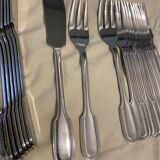 Fish service knives and forks