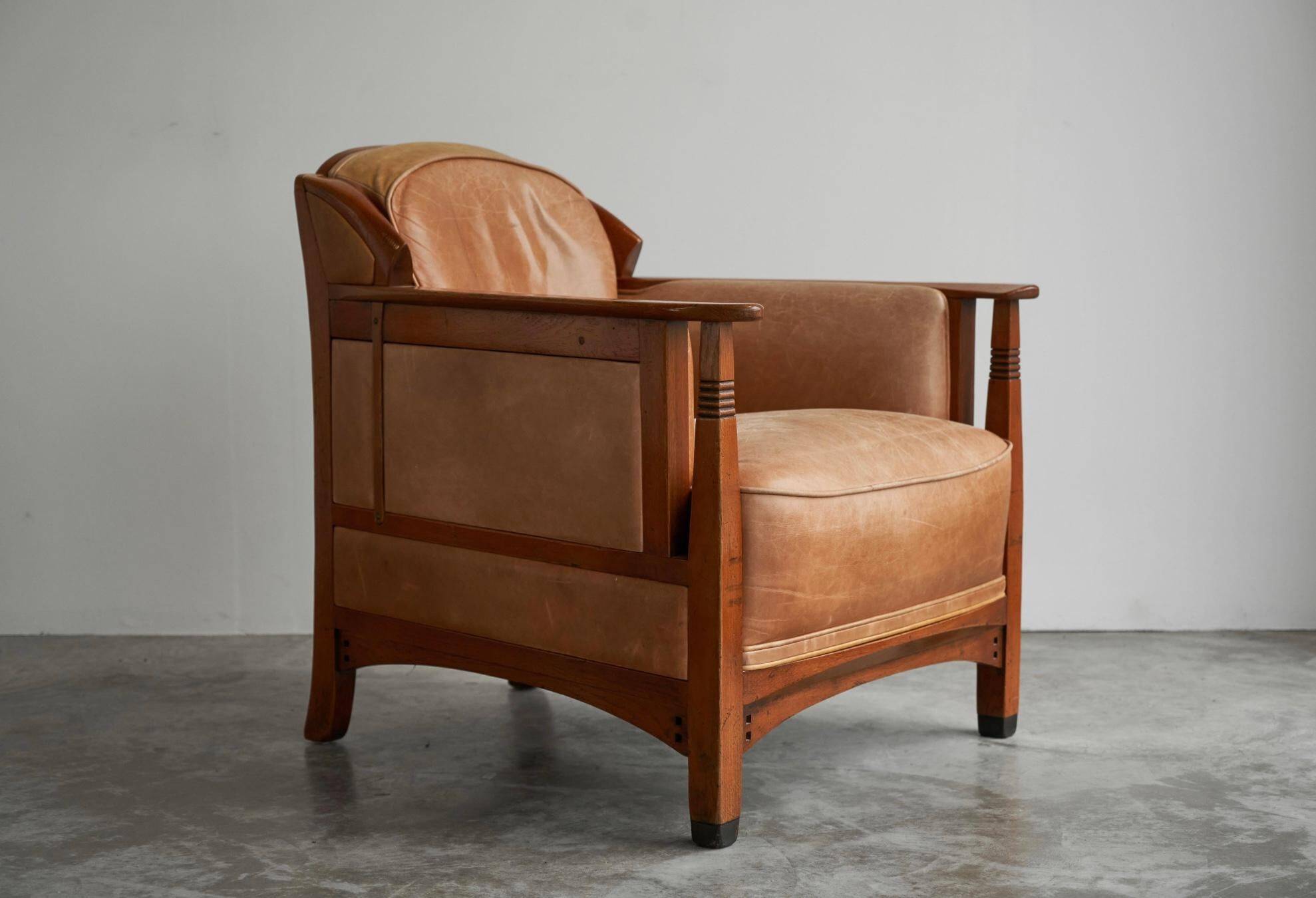 Art Deco armchair in solid oak and leather by Frits Schuitema
