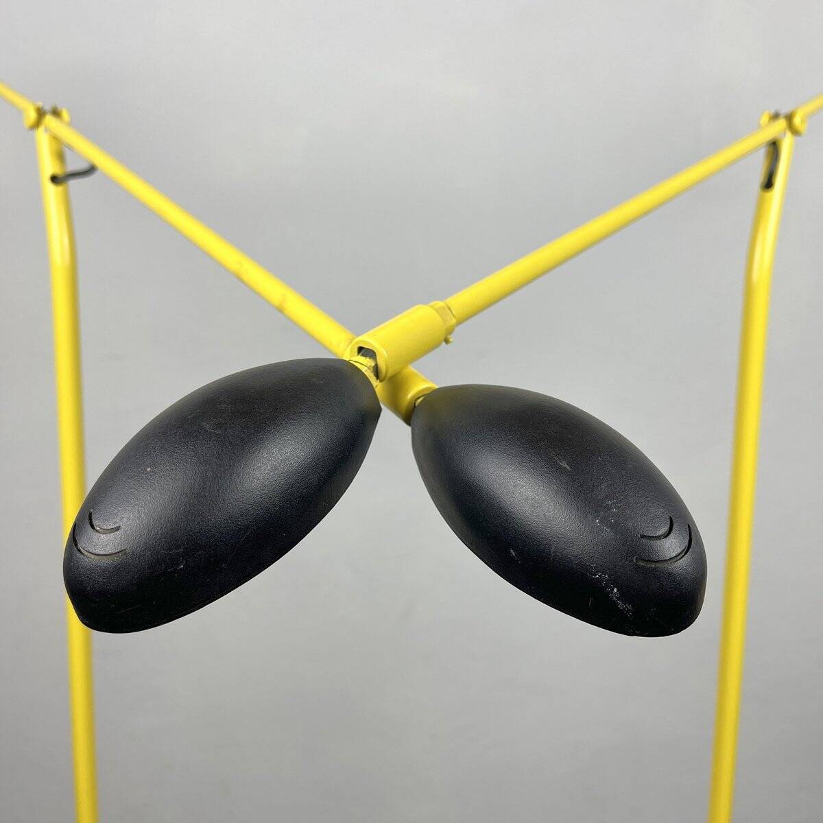 Lampadaires sur pied industrielles jaunes du milieu du siècle, Yougoslavie, années 1960, lot de 2