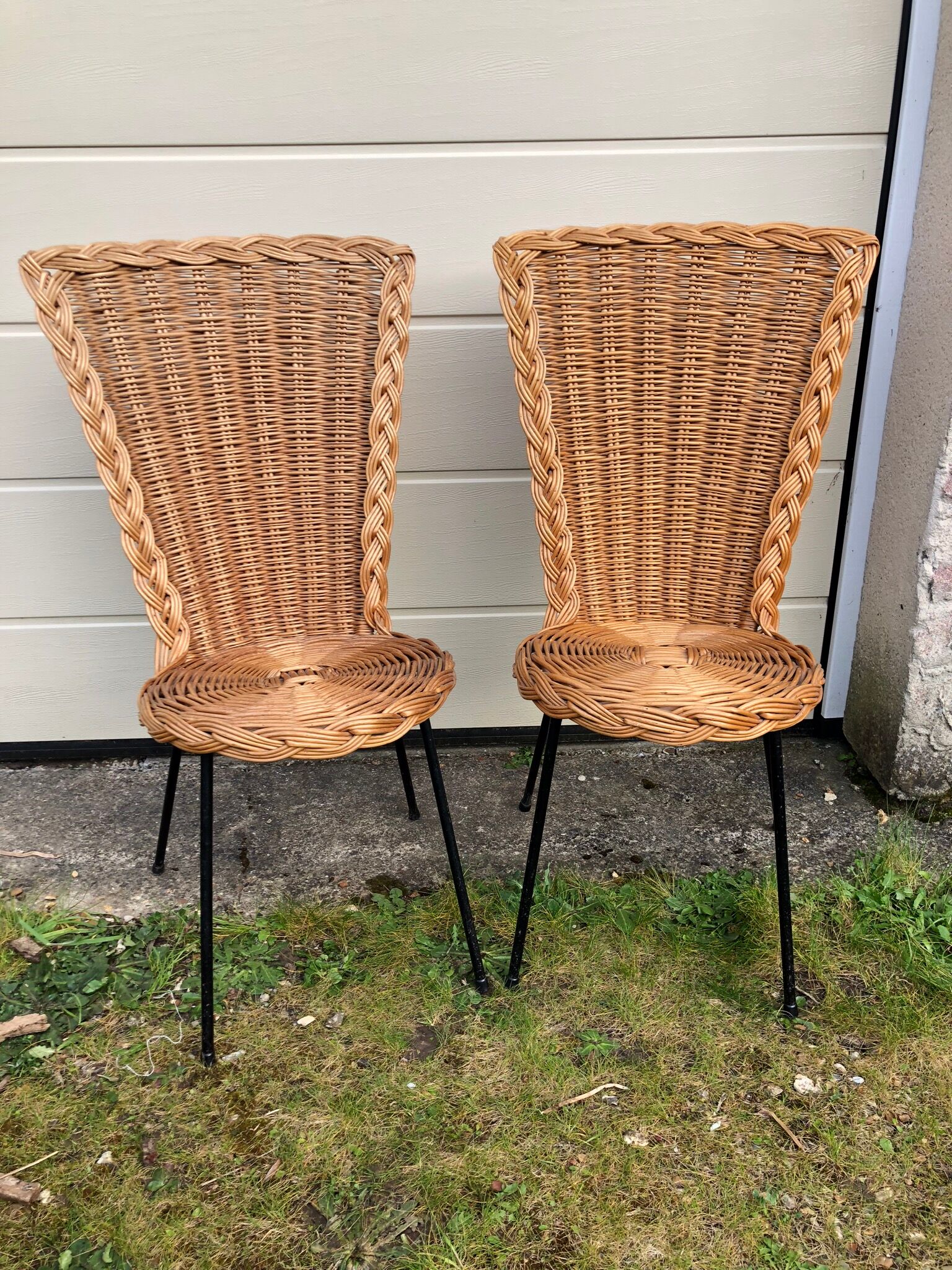 Paire de chaises en rotin pied métal noir
