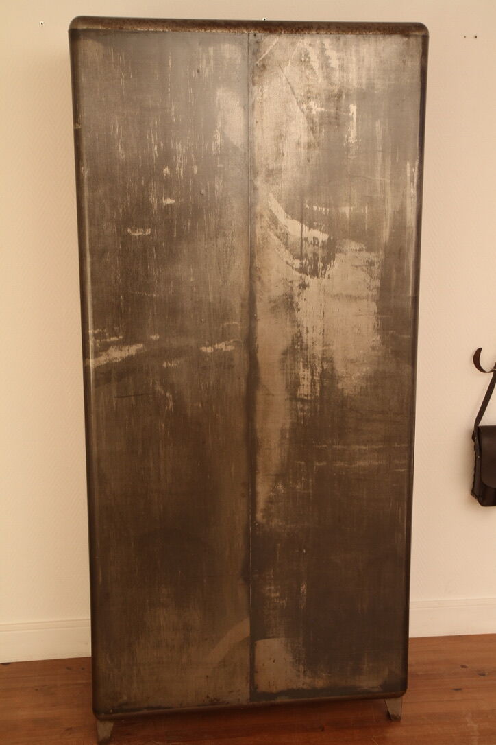 Industrial metal wardrobe 3 doors rounded corners