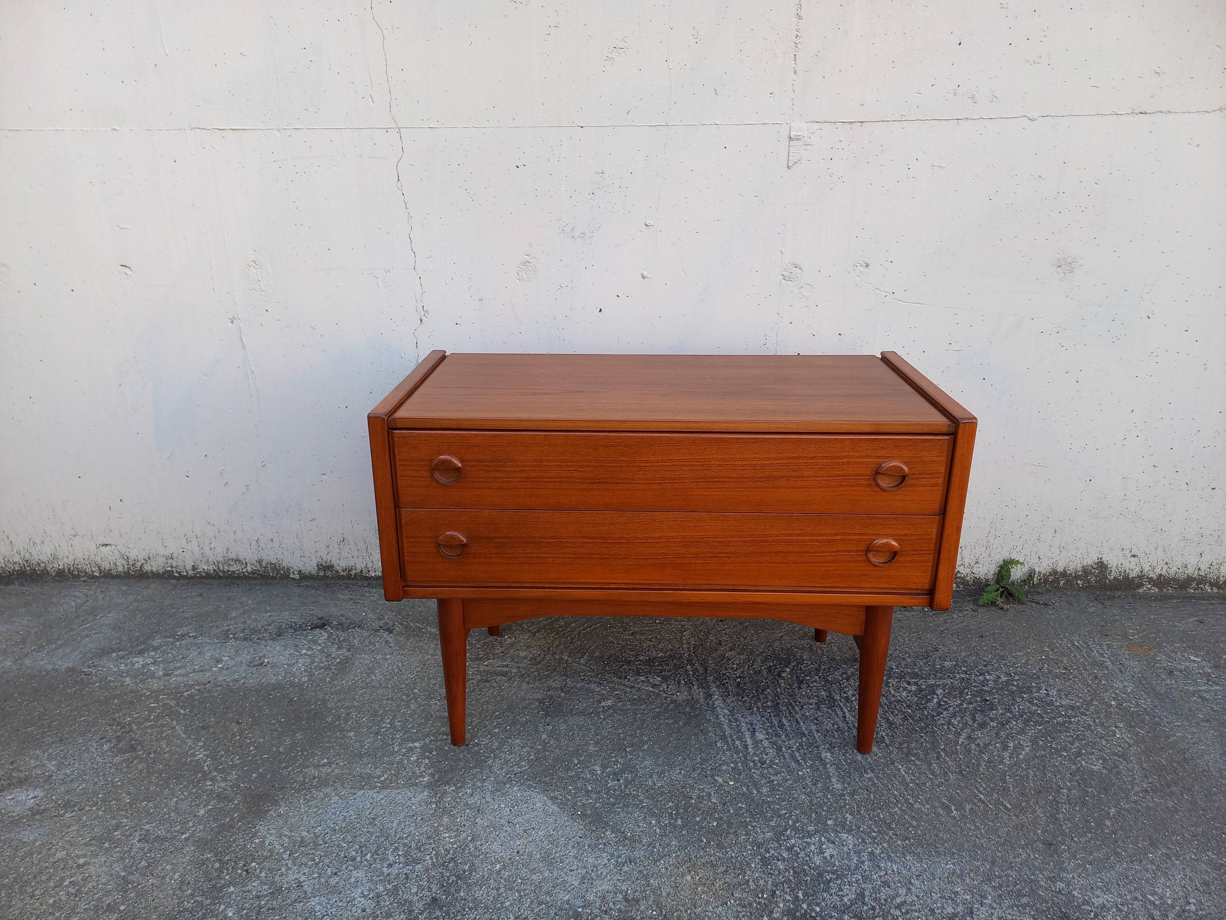 Scandinavian chest of drawers