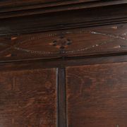 Commode anglaise antique du XVIIIe siècle en chêne.